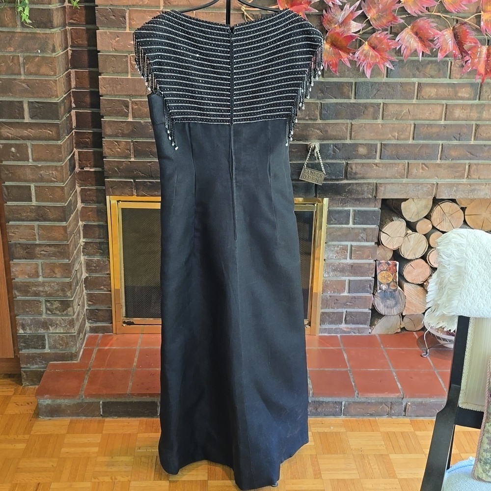 Holt Renfrew - Vintage Silk Black Evening Dress with Exquisite Beadwork​​​ - Picture 4 of 11